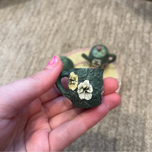 Vintage Flower Mini Tea Set - Picture 5 of 15